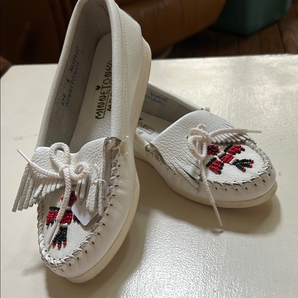 Minnetonka White Leather Beaded Moccasins with Red & Black Floral Beading